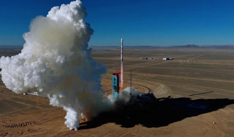 朱雀三号距离“猎鹰9号”还有多远?