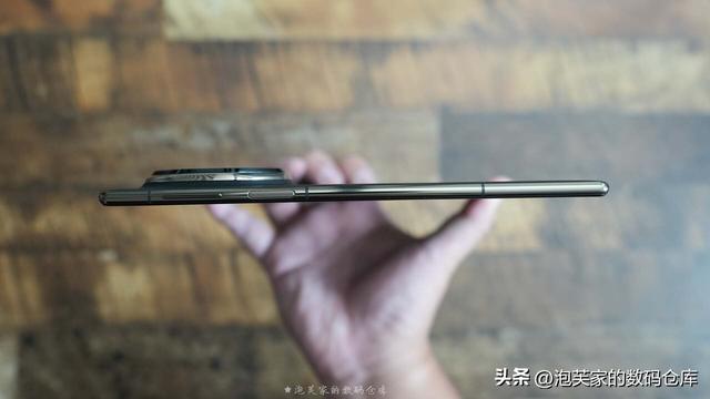 非凡价格 非凡体验 华为Mate XT体验 2万块和Z Fold6打的有来有回