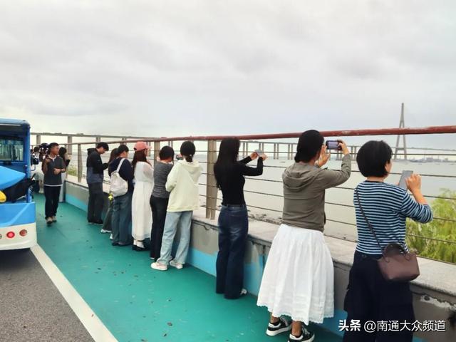 “水韵江苏 美好生活”采风团走进苏锡通科技产业园区