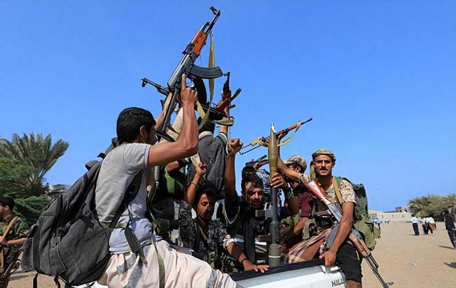 特朗普终于动手？大批B-2横跨10000公里集结，伊朗果断亮出导弹城