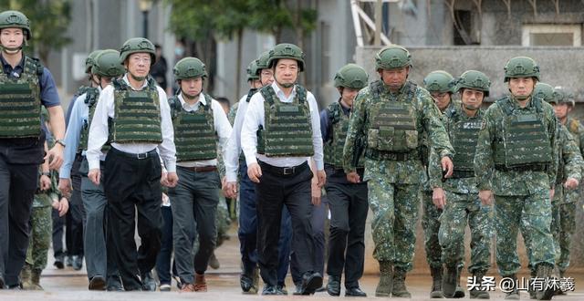 中国海军大清早出公告，网友喜大普奔，难怪美国防长急着致电北京