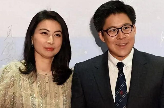 郭晶晶“翻车”后，霍启刚的举动令人意外	，真不愧是豪门一股清流