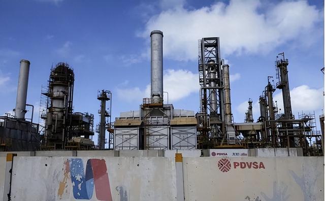 明抢5000万桶石油后，特朗普转头才发现：中国连一桶都不肯买了