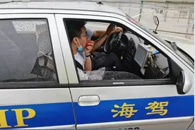 高考后考驾照与上大学后考驾照，两者差别明显，不少学生表示后悔图片