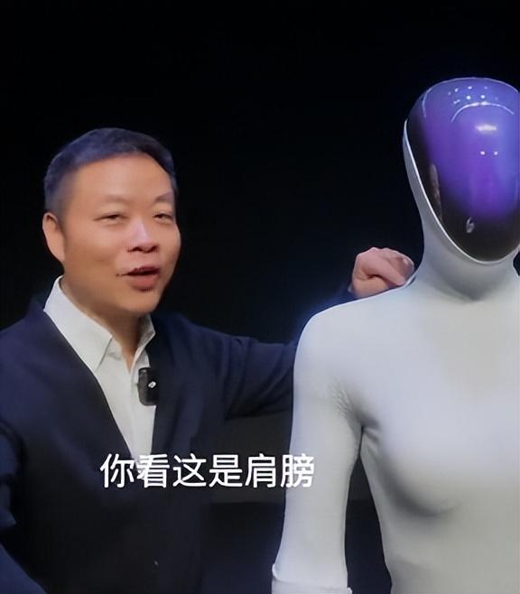 小鹏的首款女机器人，在全网火了，雷军说过的话，终于有人信了