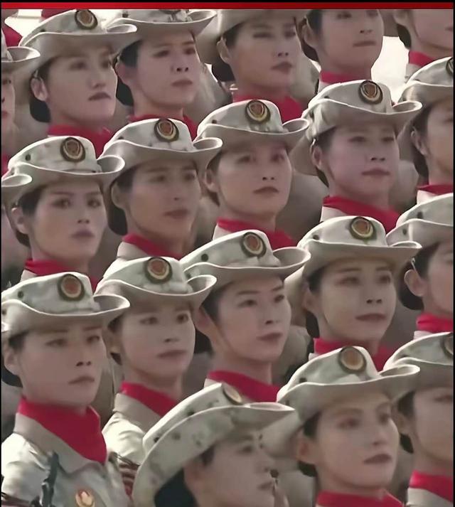 大阅兵中的女民兵归乡，颜值不俗，身材高挑，他们的职业令人意外