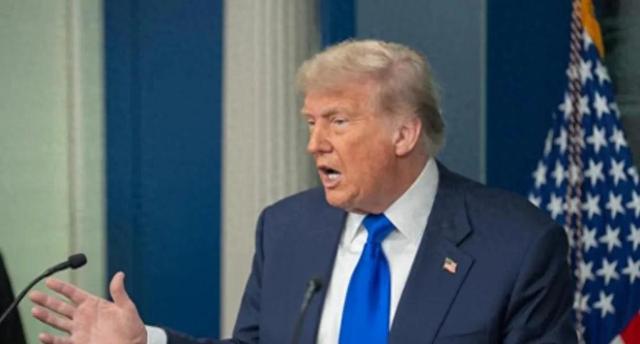 挂断中方电话后,特朗普一通电话打到东京,高市早苗恐怕不道歉不行