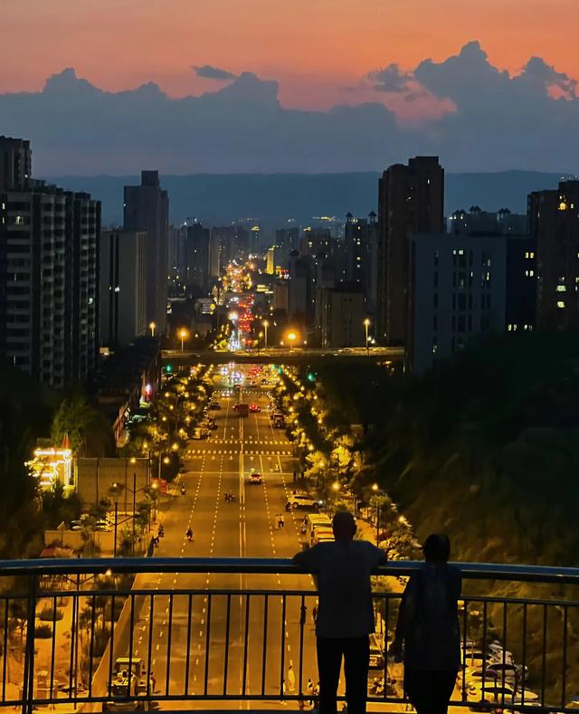 我是浙江人，爸妈退休后从杭州搬到太原住了一年，他们这样评价！