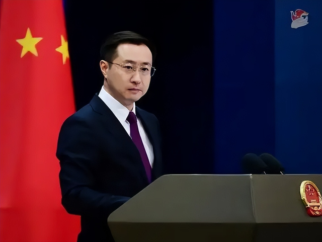 中方军机对日亮剑	，不到24小时，高市早苗恼羞成怒：将坚决回应