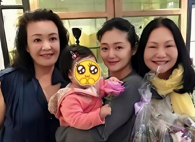 身价过百亿，坐拥北京一条街，出门私人飞机，京圈富婆都有谁？