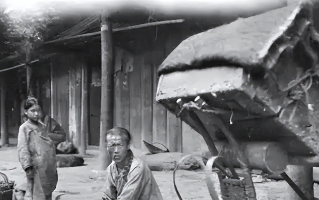 根本不算男人！清朝太监回忆：妃子洗澡不用手和避讳太监，侮辱人