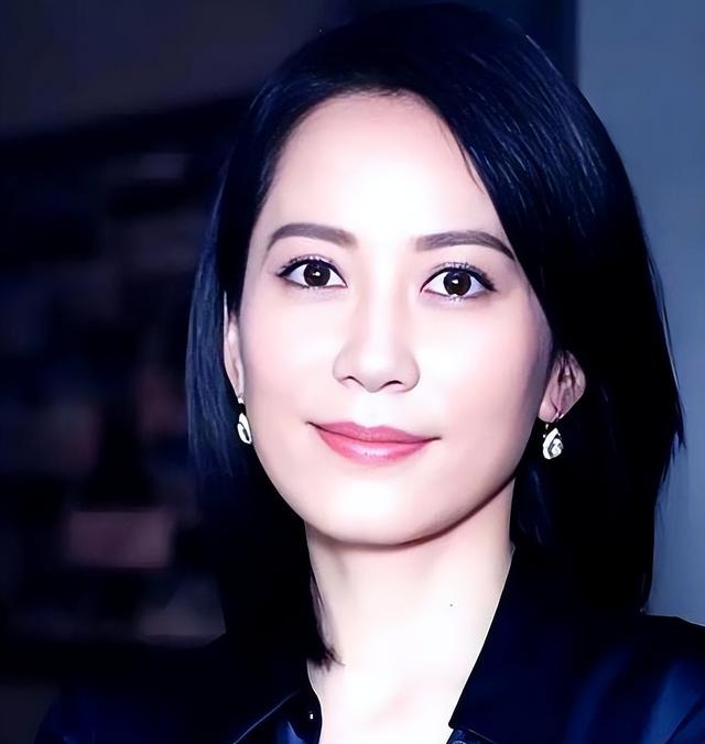至今未婚未育！但有固定伴侣陪了近20年，54岁的她才是真人间清醒