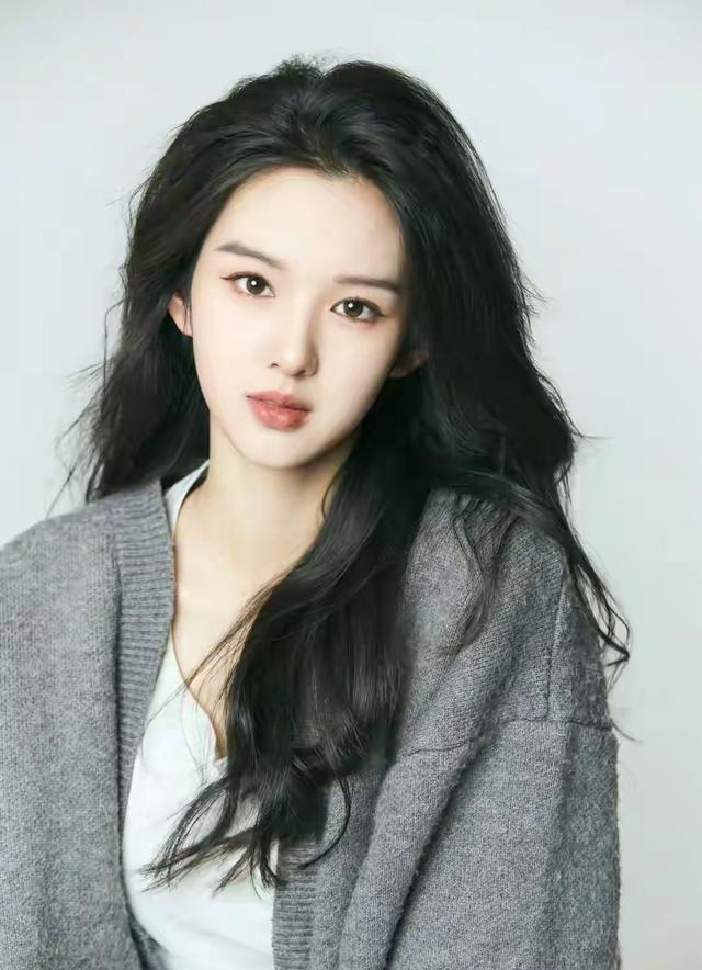 绝美写真：释放自我，展现青春的无限魅力！