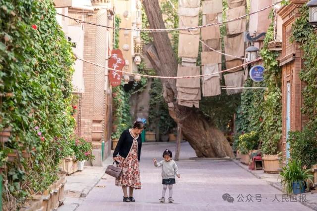 这里是新疆！一个好地方！ | 新疆维吾尔自治区成立70周年
