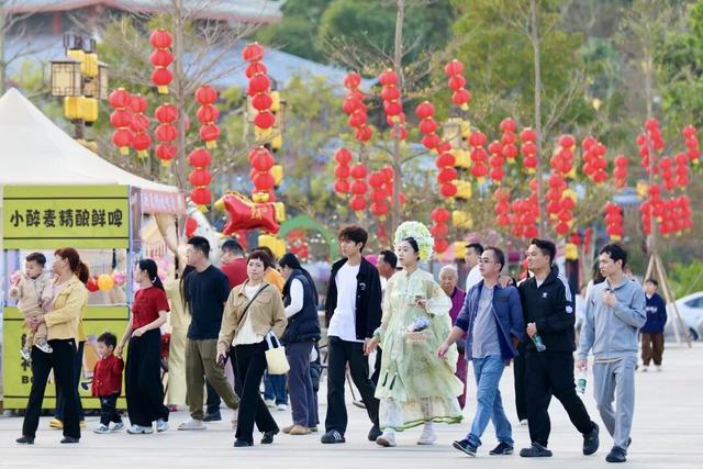 请到茂名过大年｜好吃好玩好逛！茂名庙街把年味玩明白了