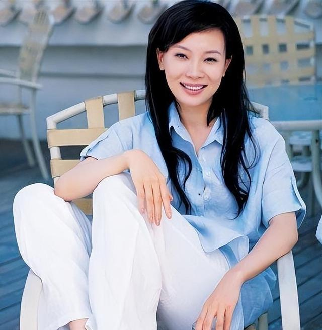 陈数14年陪继子长大，丈夫消失两年，这段婚姻为何如此安静