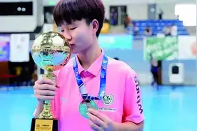 灿烂如焰火，一个失聪女孩的21年图片