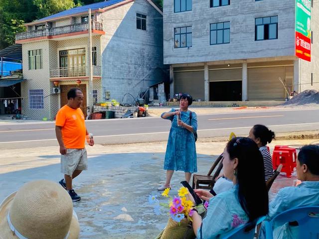 边城印象:一口吃三省 三地闻鸡鸣!
