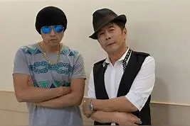 原来周杰伦的父亲是他啊图片