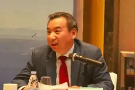 一战赚了1000亿！吕向阳靠投资比亚迪成首富，却少有人知道他图片