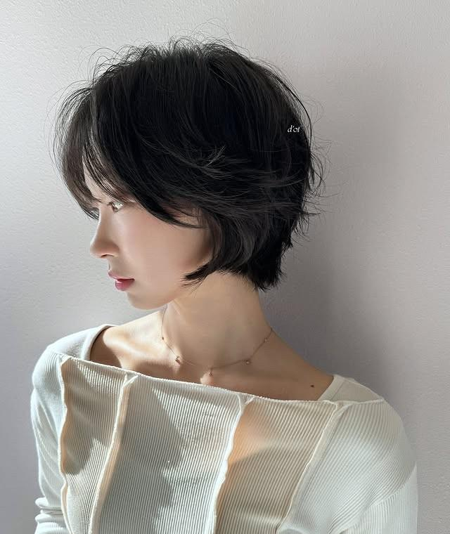 韩系层次碎感短发：让「轻熟松弛感」成为日常