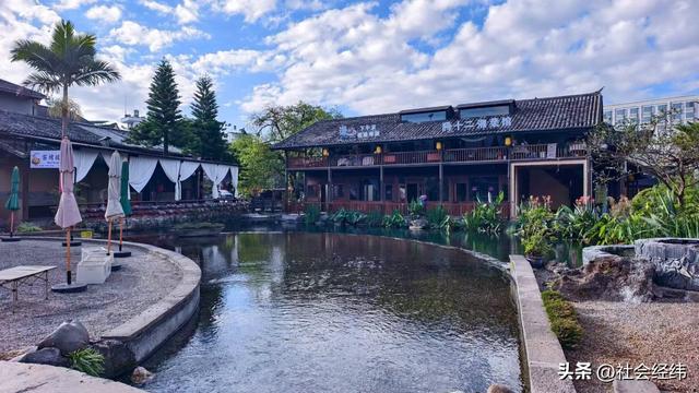 腾冲玉泉园：古景藏幽境，小桥流水似桃源