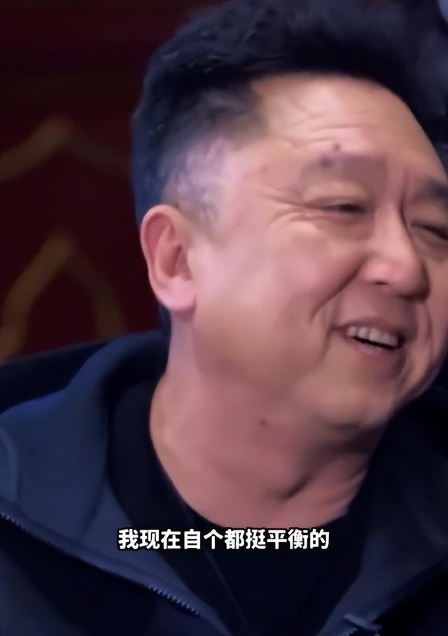 再多钱有什么用？官媒出手揭岳云鹏夫妇真实现状，走上于谦的老路