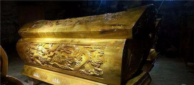 1945年康熙墓盗出绝世宝物上交故宫，最后却不见了，谁贪了？