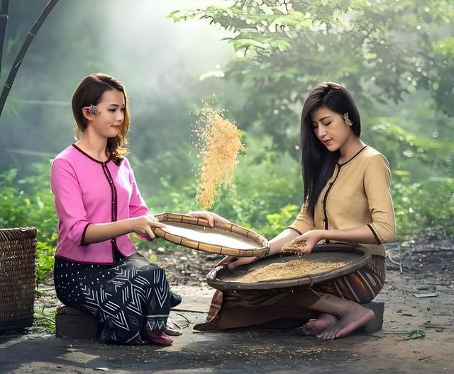 亚洲最穷国，落后中国30年，女性却惊人开放，很多土豪都想去定居