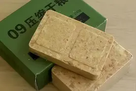 吃一块能撑2天不饿？军用压缩饼干这么抗饿，它是用啥做成的？图片