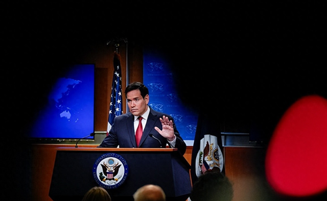 高市政府叫嚣拥核，中美两国第一时间表态，鲁比奥的回应，让高市一夜之间就被打回了原点