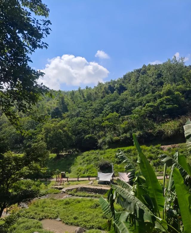 “别等周末了，这个溯溪地刷到就出发”
