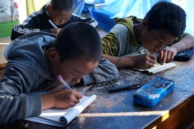 穷学生更难入名校，招生不再光看分，学习好还不够，富人占尽优势