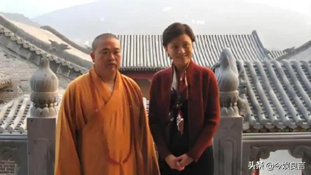 李湘不再隐忍，公开回应与释永信的真实关系，亲吻照真相终于大白