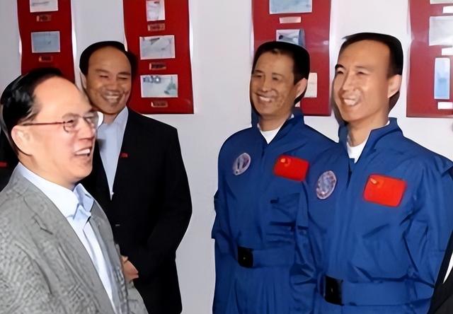 聂海胜妻子：在丈夫上太空前提出离婚，保密生活隐藏了多少辛酸？