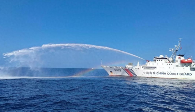 中国海警船极速升级	，32节喷水突击，先在钓鱼岛教训日本，再让菲律宾快艇无处遁形
