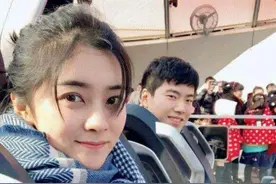 梁靖崑陪儿子上乒乓球课，为何不亲自教？差点笑死在评论区图片