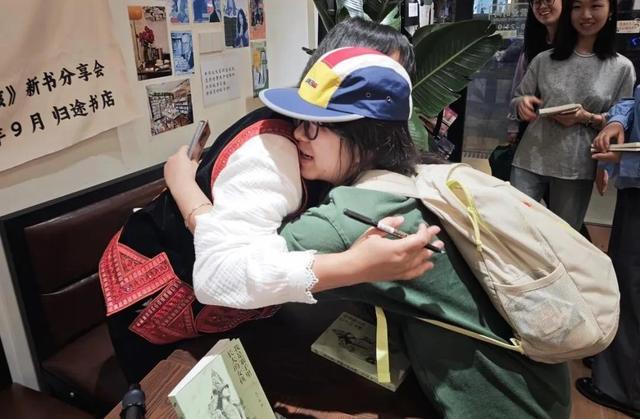 从云南山寨到都市白领，当她抛房离婚回村，野性如何战胜规训？