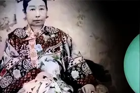 慈禧身边的宫女趁乱偷藏了一个枕头，64年后拆开，里面全是国宝图片