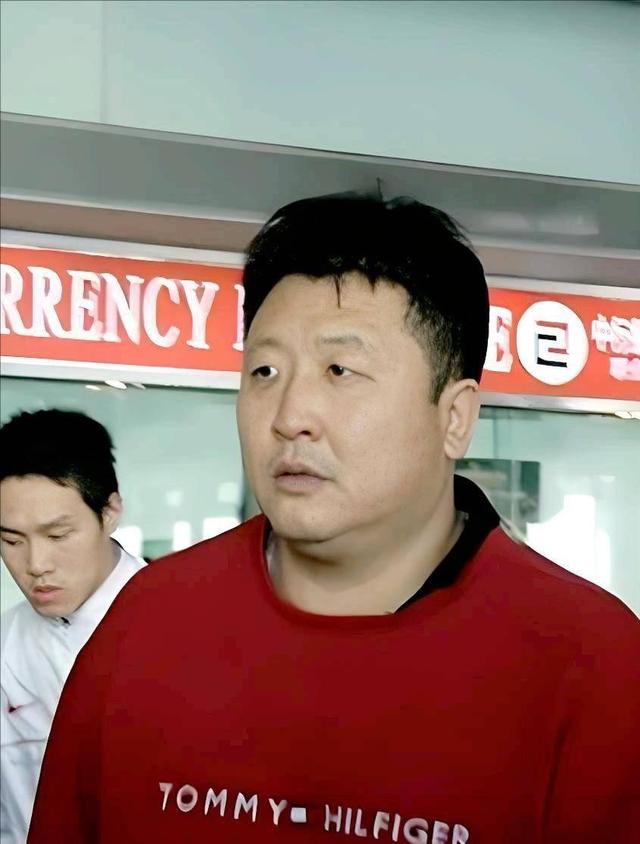连娶3位徒弟，将奥运冠军变主妇，毁掉队员前途的他能有多离谱？