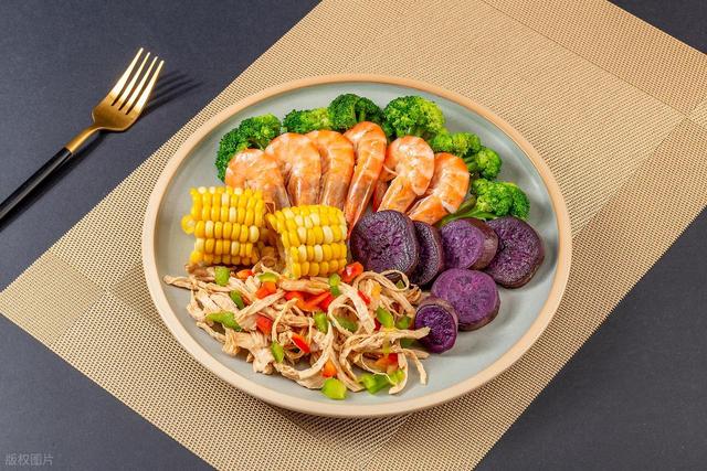 早起做到3个坚持，晚上3个不，让身体一天持续燃脂