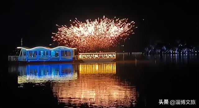 雨天也挡不住！国庆假期，淄博又火了！还上了央视~