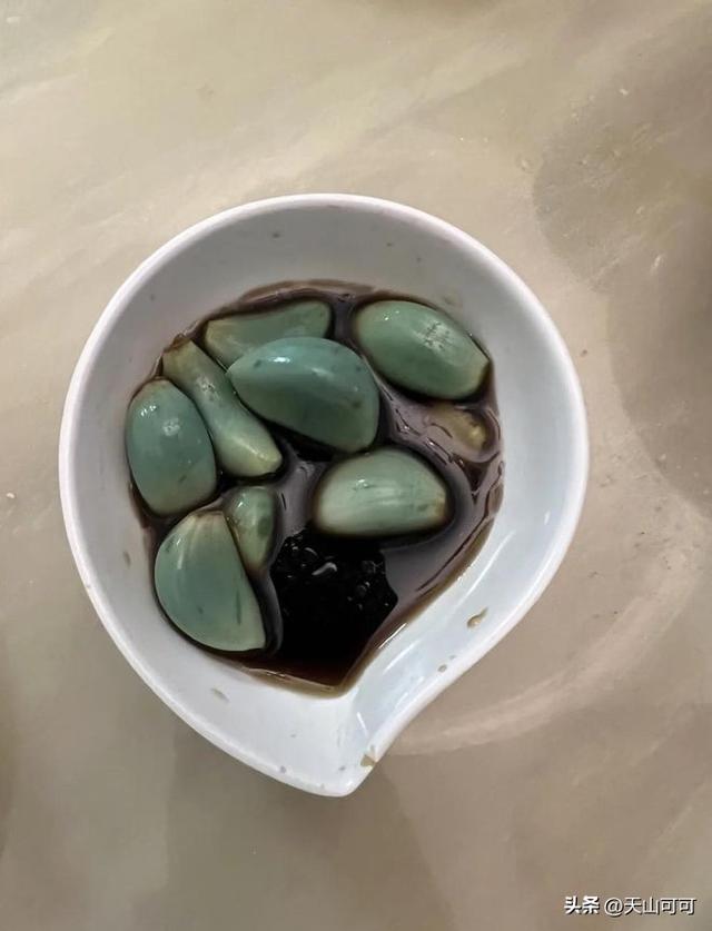怎样腌制腊八蒜？家常做法大公开！