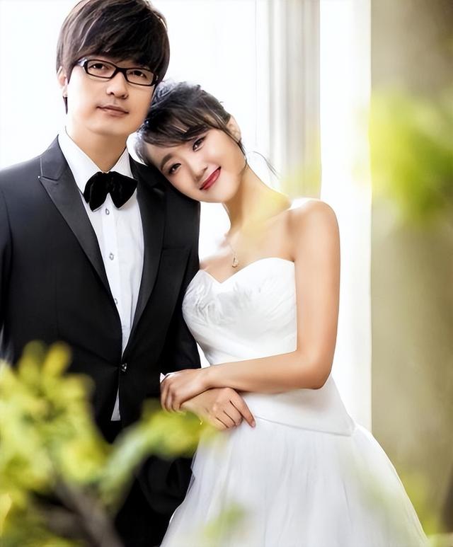离婚7年，高调参加阅兵礼的王小玮，早已是王小海高攀不起的存在