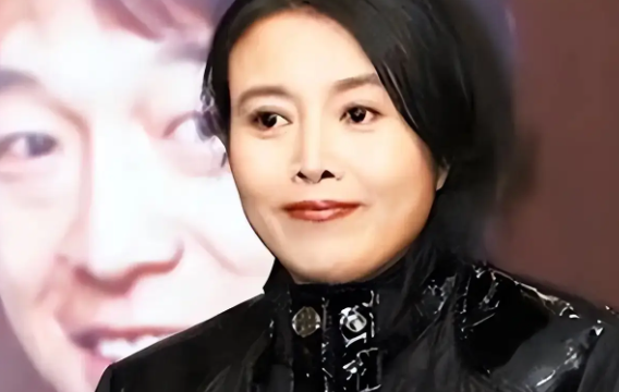善恶终有报！"风流成性"的代价,在65岁丁嘉丽身上,体现得淋漓尽致
