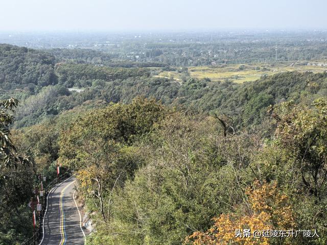 重阳登高丹阳黄连山 齐梁半壁基业地 北顾大江秋水情