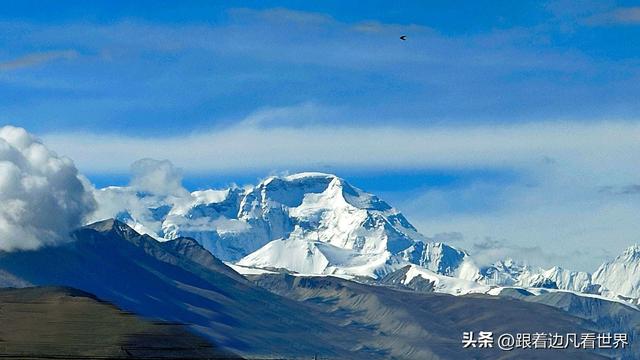 《219南南线》的极致风光：触摸云端雪山 踏遍无垠草原