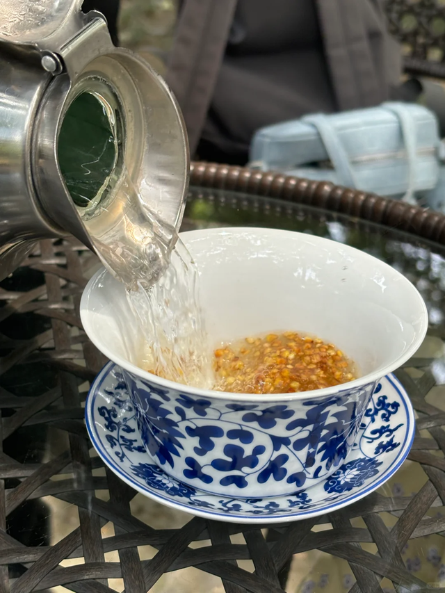 比人民公园巴适！5元素斋管饱、10元茶喝一天，公交直达宝藏古寺