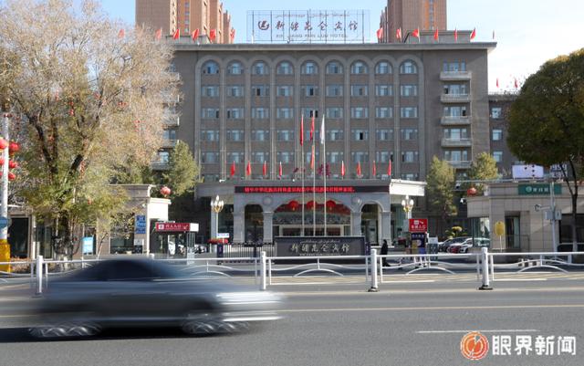 循香入画乌鲁木齐 跟着《红石榴餐厅》开启剧情场景 Citywalk 之旅