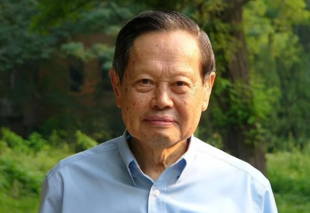 翁帆没想到，人情世故、江湖地位在杨振宁告别仪式上体现淋漓尽致